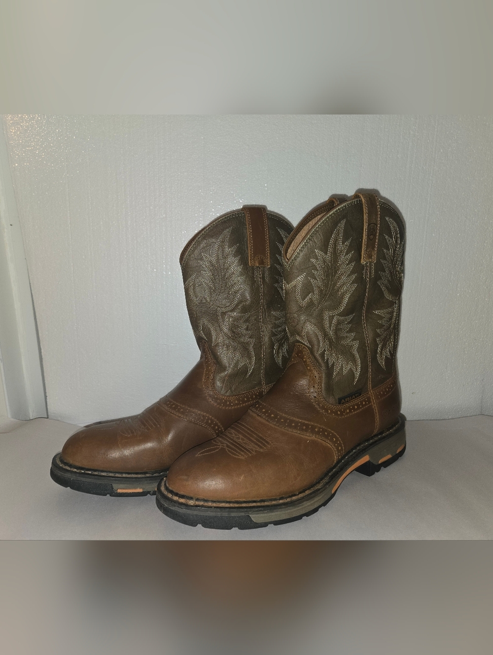 Ariat Size 10D WorkHog Boots Only Worn Twice Has Minor  Scuffing See Photos